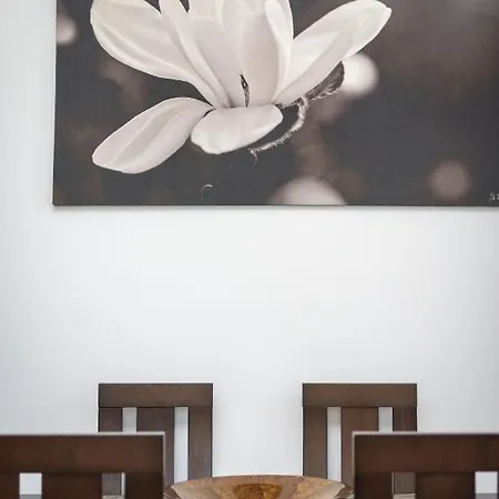 Emanouela's In The Center Of